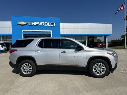Certified 2021 Chevrolet Traverse LS FWD image 2