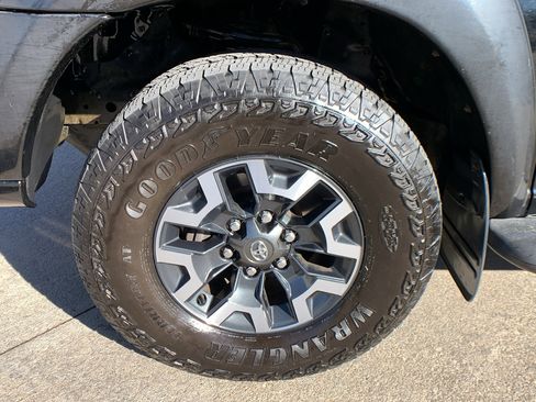 Used 2004 Toyota Tundra SR5 image 9