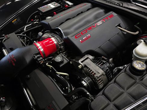 Used 2012 Chevrolet Corvette Grand Sport w/ 3LT Preferred Equipment Group RWD image 3