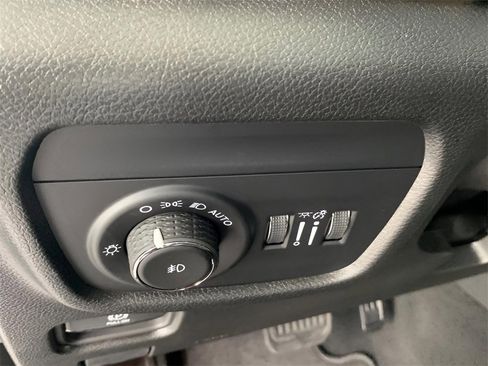 New 2025 Jeep Grand Cherokee Limited w/ Black Appearance Package image 30