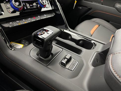 New 2025 GMC Sierra 1500 AT4 w/ AT4 Premium Package image 31