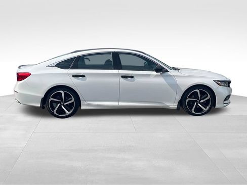 Used 2018 Honda Accord Sport image 9