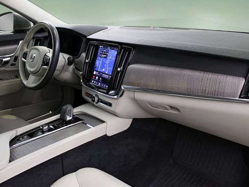 Certified 2023 Volvo S90 B6 Plus w/ Protection Package Premier AWD/4WD image 22