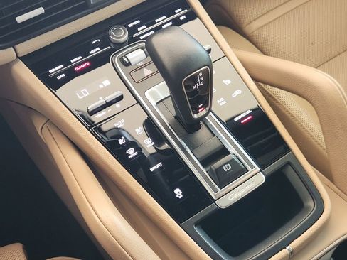 Used 2020 Porsche Cayenne AWD/4WD image 20