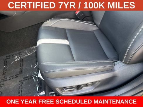 Used 2025 Toyota Camry SE FWD image 12