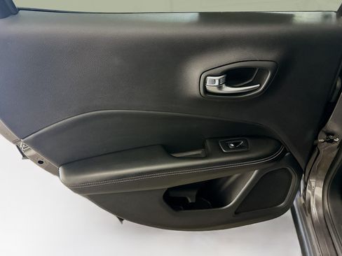 Used 2018 Jeep Compass Latitude w/ Popular Equipment Group AWD/4WD image 26