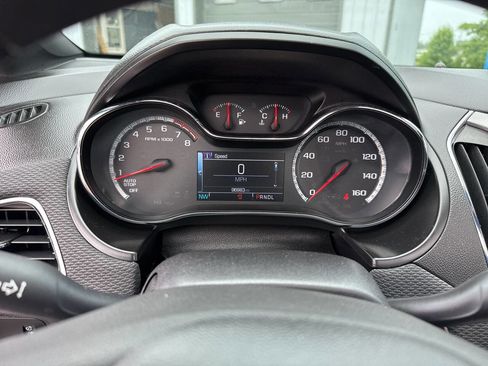 Used 2017 Chevrolet Cruze LT w/ Sun And Sound Package image 19