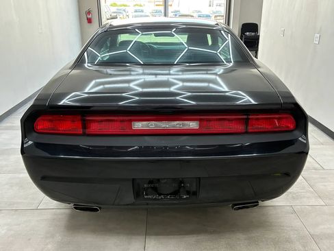 Used 2013 Dodge Challenger SXT RWD image 7
