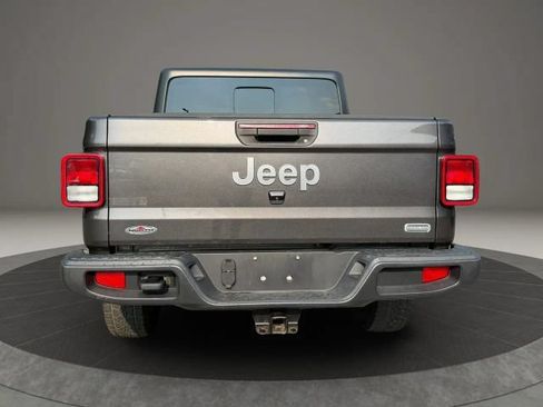 Used 2020 Jeep Gladiator Overland AWD/4WD image 6