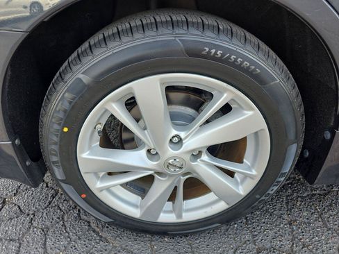 Used 2015 Nissan Altima 2.5 SV FWD image 17