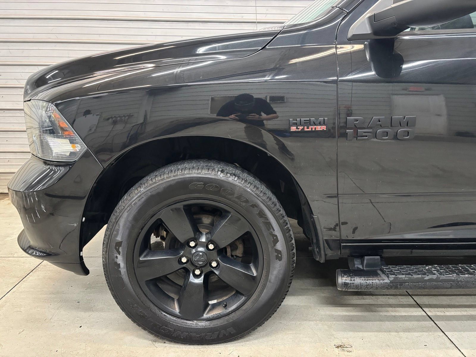 Used 2018 RAM 1500 Express w/ Black Ram 1500 Express Group AWD/4WD image 4