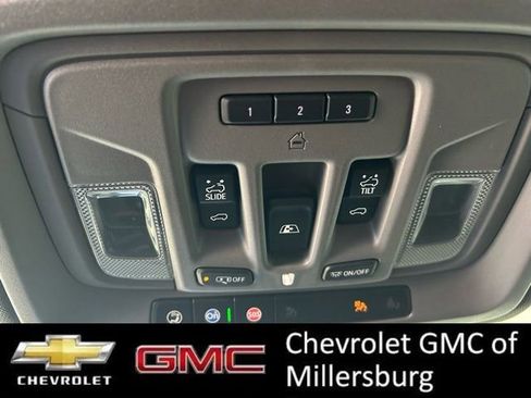 Used 2022 GMC Sierra 3500 Denali AWD/4WD image 23