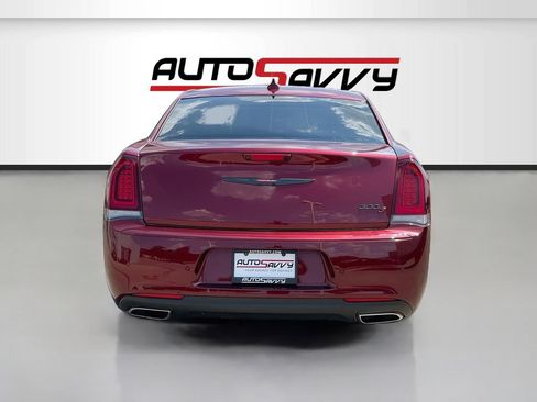 Used 2023 Chrysler 300 S w/ Comfort Group RWD image 6