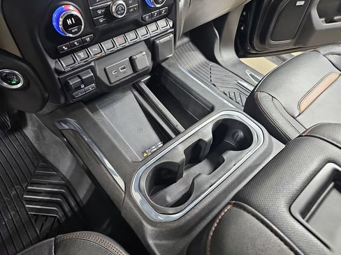 Certified 2022 GMC Sierra 2500 AT4 w/ AT4 Preferred Package image 29