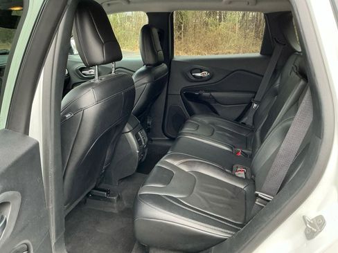 Used 2023 Jeep Cherokee Altitude Lux image 22