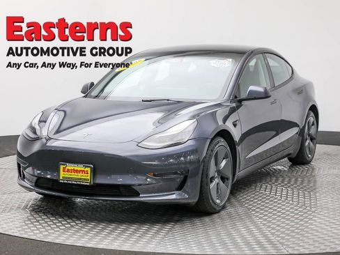 Used 2023 Tesla Model 3 Standard Range image 1