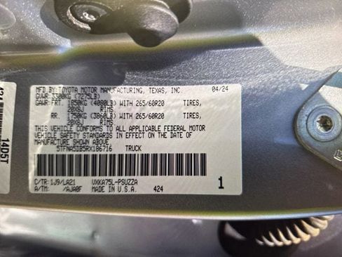 Used 2024 Toyota Tundra Platinum image 11