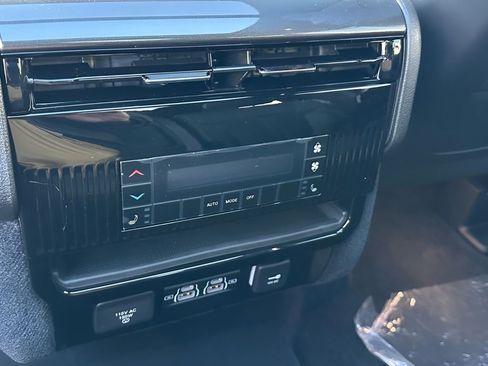 New 2024 Jeep Wagoneer Base w/ Premium Group I image 17