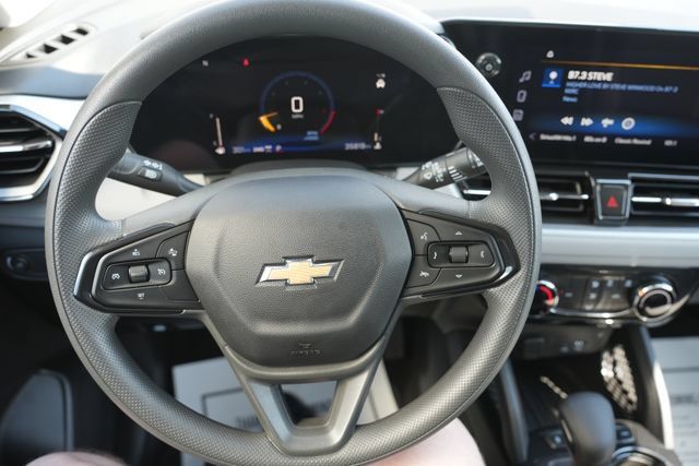 Used 2025 Chevrolet TrailBlazer LT w/ Driver Confidence Package AWD/4WD image 26