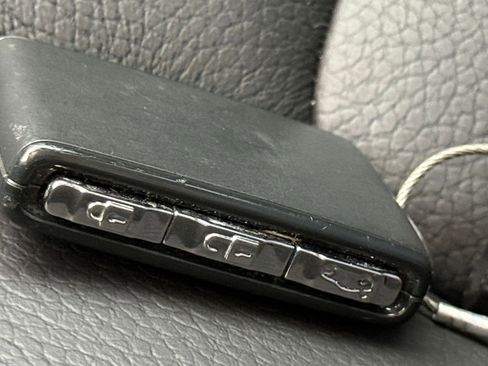 Used 2025 Volvo V60 B5 Cross Country Plus image 22