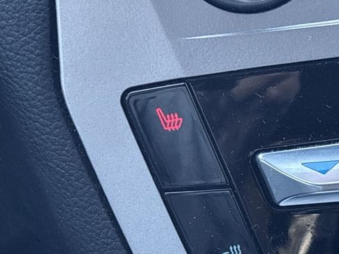 Used 2022 Ford Explorer XLT w/ Equipment Group 202A image 25