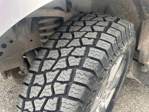 Used 2017 Ford F150 XLT w/ Equipment Group 302A Luxury image 9