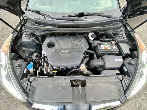 Used 2016 Hyundai Veloster FWD image 25