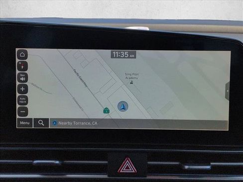 Used 2023 Hyundai Elantra Limited image 12