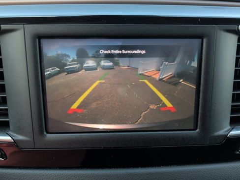 Used 2023 Chrysler Voyager LX FWD image 23