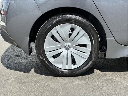 Used 2025 Nissan Leaf S FWD image 23