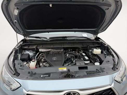 Used 2023 Toyota Highlander XLE image 29