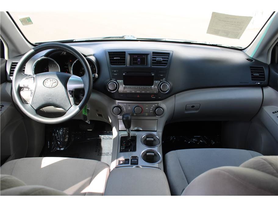 Used 2012 Toyota Highlander 4WD w/ Tech Pkg image 10