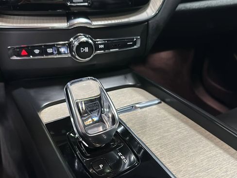 Used 2022 Volvo XC60 T8 Inscription w/ Advanced Package image 24