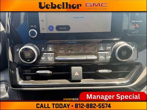 Used 2023 Toyota Highlander XLE FWD image 29