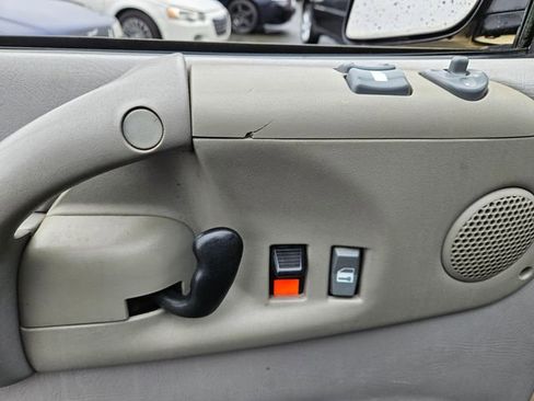 Used 1997 Chevrolet Astro AWD Passenger image 10