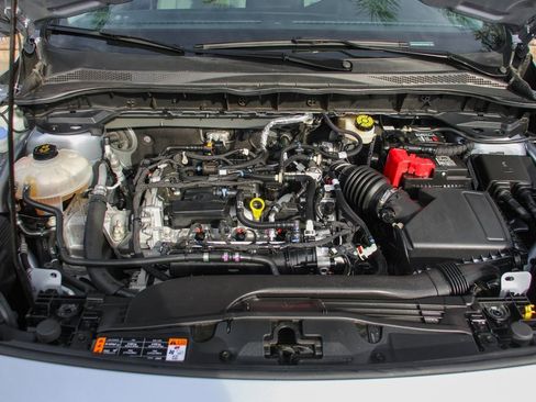 Used 2022 Ford Escape SE w/ SE Sport Appearance Package image 12