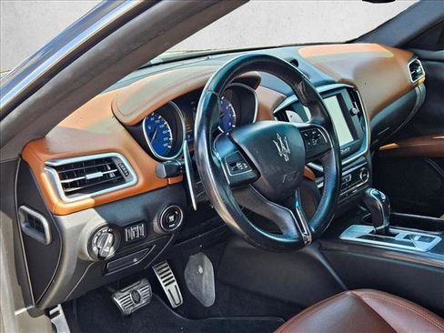 Used 2015 Maserati Ghibli RWD image 9