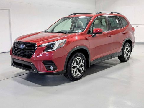 Used 2023 Subaru Forester Premium image 1