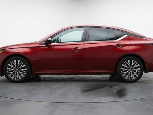 Used 2025 Nissan Altima 2.5 SV image 5