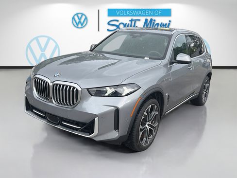 Used 2024 BMW X5 sDrive40i w/ Parking Assistance Package RWD image 3