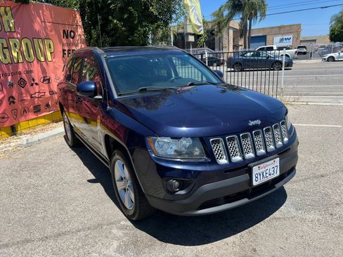 Used 2014 Jeep Compass Latitude w/ Sun/Sound Group AWD/4WD image 3