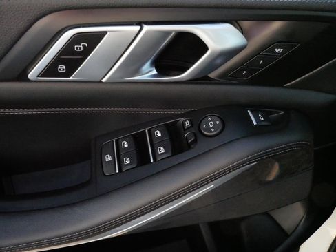 Used 2023 BMW X5 xDrive40i w/ Premium Package image 19