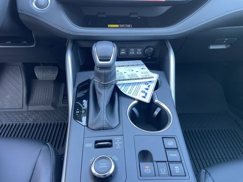 New 2025 Toyota Highlander XSE image 10