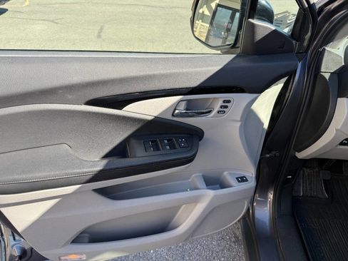 Used 2017 Honda Pilot Elite image 32