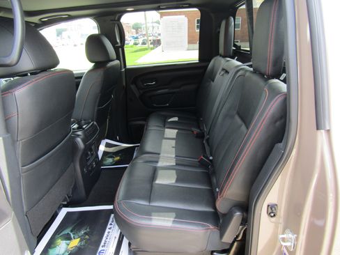 Used 2021 Nissan Titan PRO-4X w/ Pro-4x Convenience Package image 21