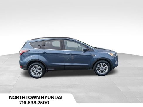 Used 2018 Ford Escape SE FWD image 11