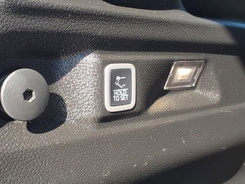 Certified 2022 Jeep Grand Cherokee L Limited image 25