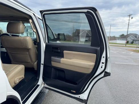 Used 2014 Toyota Sequoia SR5 w/ Premium Package image 18