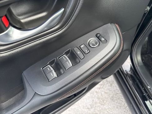Certified 2025 Honda HR-V Sport image 10