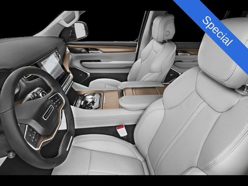 Used 2024 Jeep Wagoneer L Series II w/ Flexible Seating Group image 25